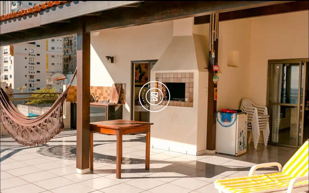 Cobertura Frente mar, 04 dormitorios Meia Praia