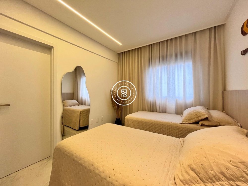 Lindo apartamento mobiliado na Meia Praia