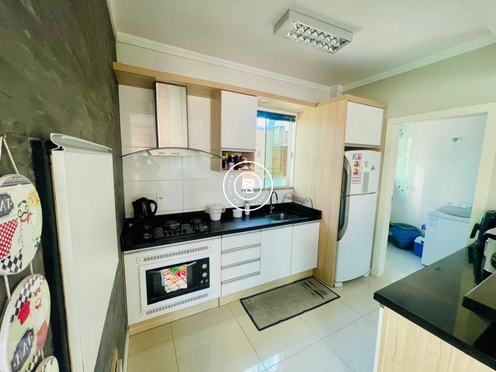 Apartamento quadra mar, 02 suites, 02 vagas, Meia 