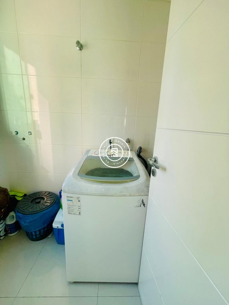 Apartamento quadra mar, 02 suites, 02 vagas, Meia 