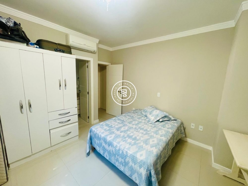 Apartamento quadra mar, 02 suites, 02 vagas, Meia 