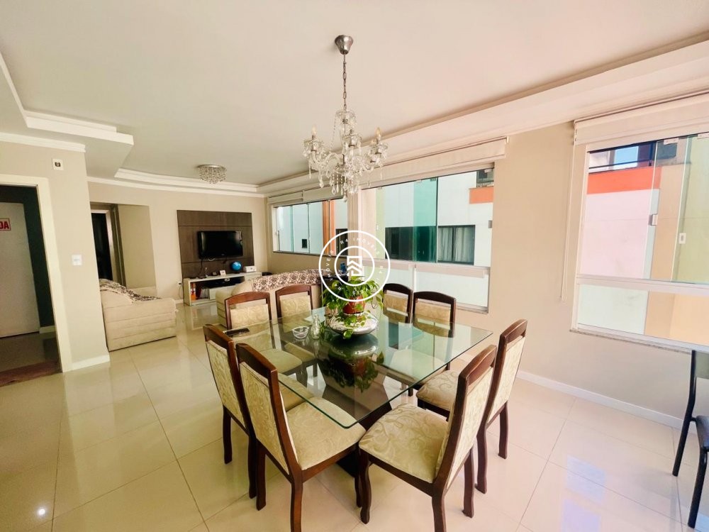 Apartamento quadra mar, 02 suites, 02 vagas, Meia 