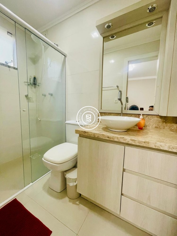 Apartamento quadra mar, 02 suites, 02 vagas, Meia 