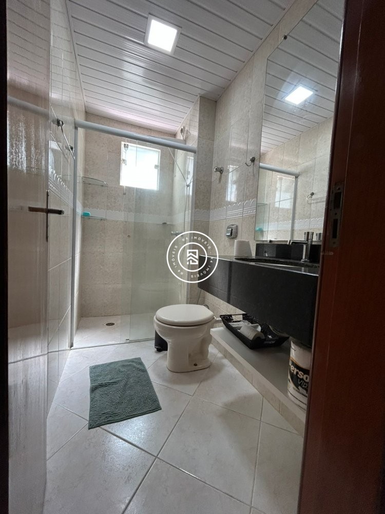 Apto mobiliado a 150m do mar