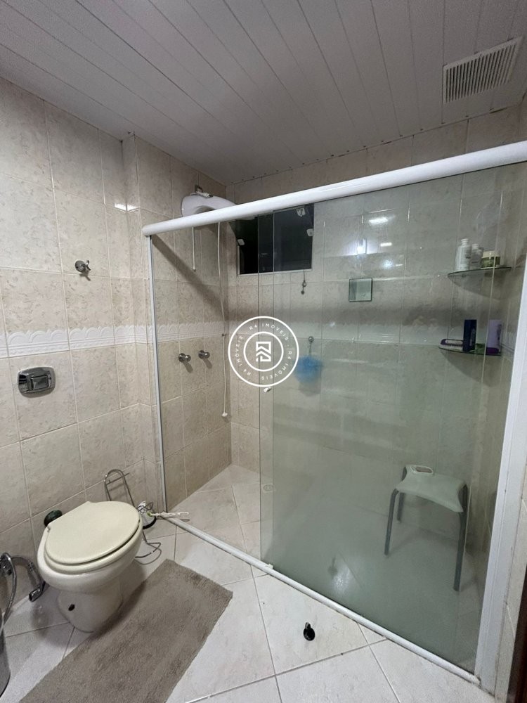 Apto mobiliado a 150m do mar