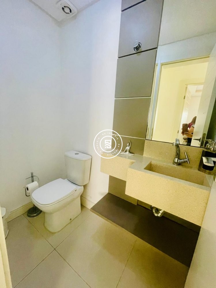 Apartamento 03 Suites, 02 vagas, Meia Praia