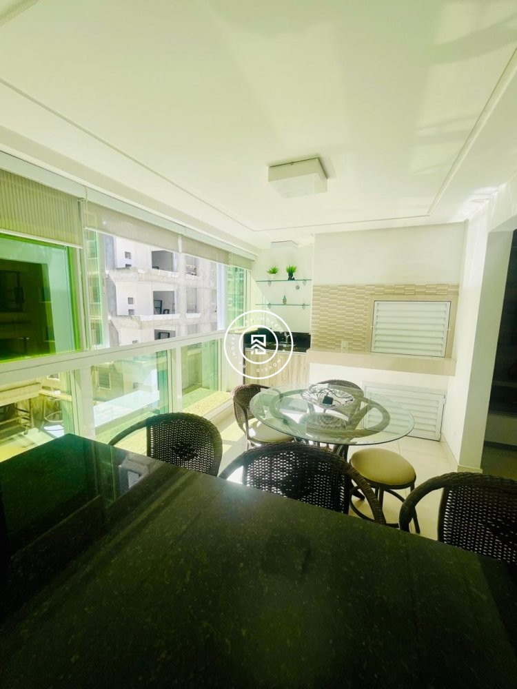 Apartamento 03 Suites, 02 vagas, Meia Praia