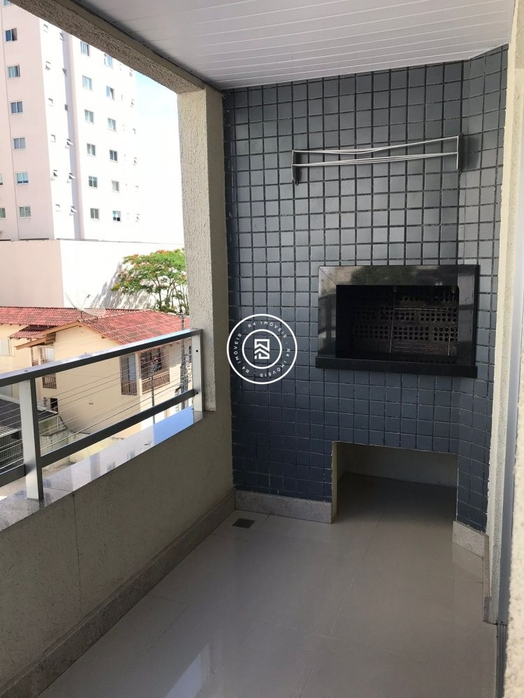 Apartamento em Meia Praia, 02 quartos, 01 vaga