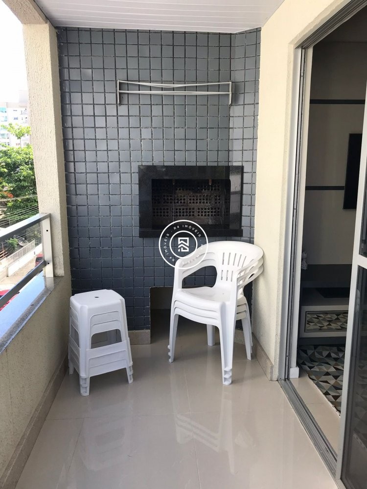 Apartamento em Meia Praia, 02 quartos, 01 vaga