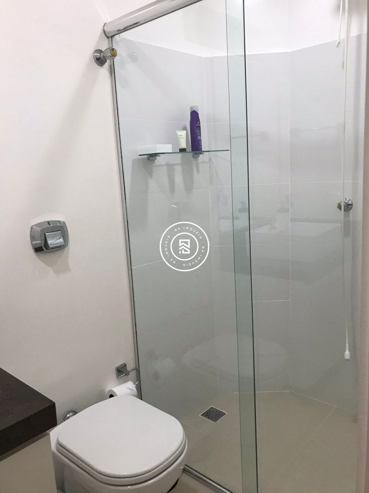 Apartamento em Meia Praia, 02 quartos, 01 vaga