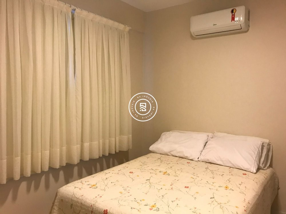 Apartamento em Meia Praia, 02 quartos, 01 vaga