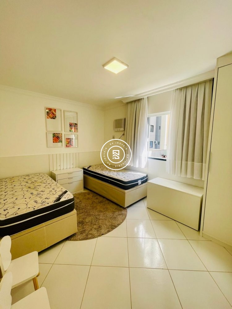 Apartamento Rua em Frente Shopping Russi Russi, 03