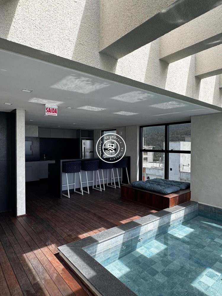 Apartamento com excelente localizao no Morretes