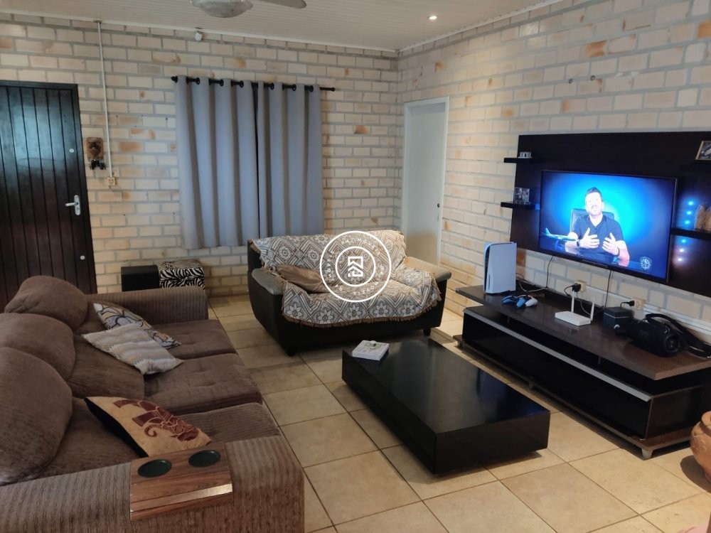 Casa a 500 metros do mar com 03 quartos, no Morret