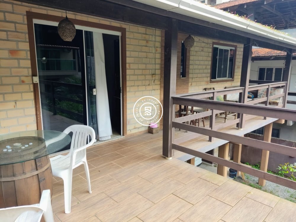 Casa a 500 metros do mar com 03 quartos, no Morret