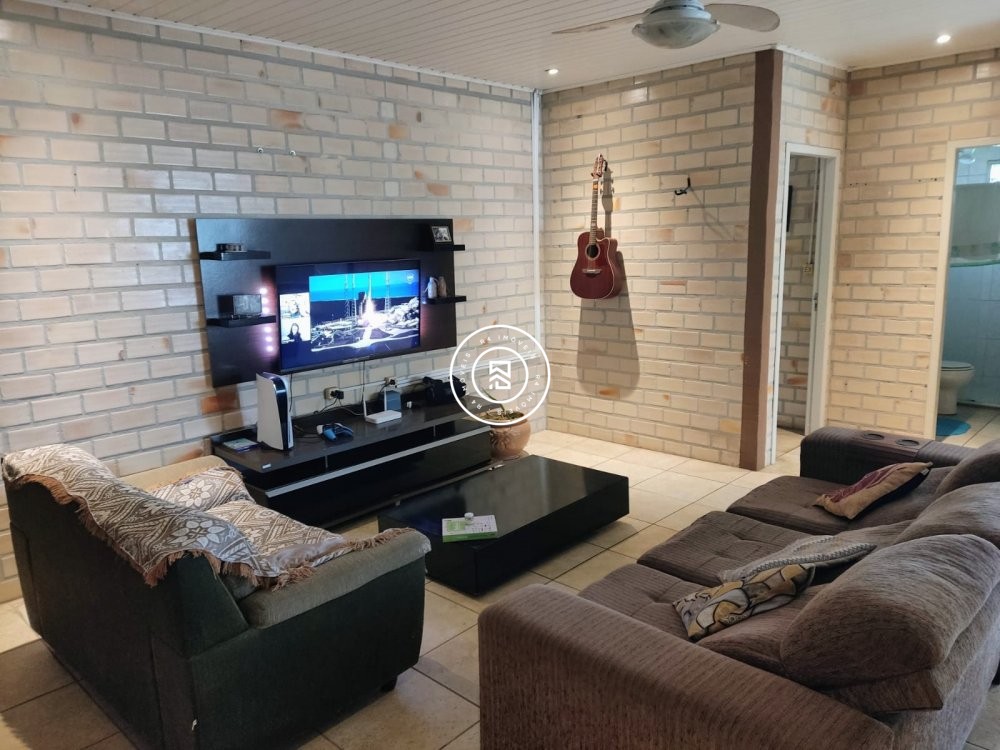 Casa a 500 metros do mar com 03 quartos, no Morret