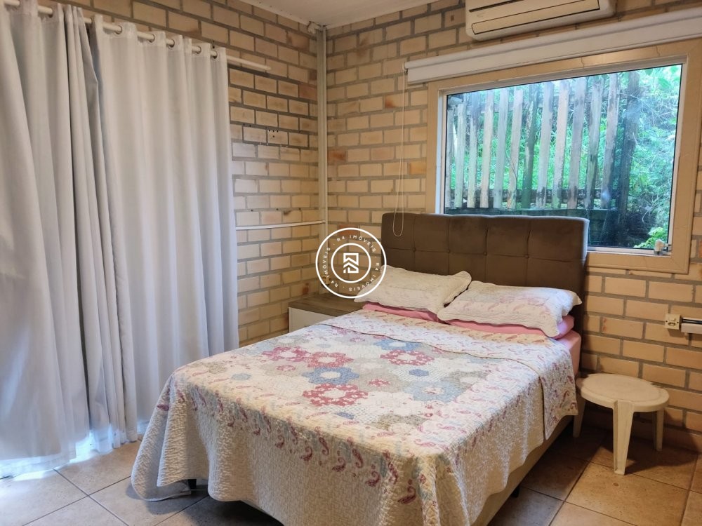 Casa a 500 metros do mar com 03 quartos, no Morret