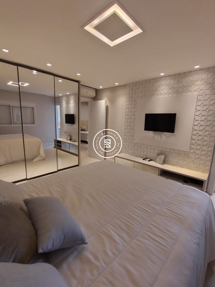 Apartamento mobiliado na Meia Praia