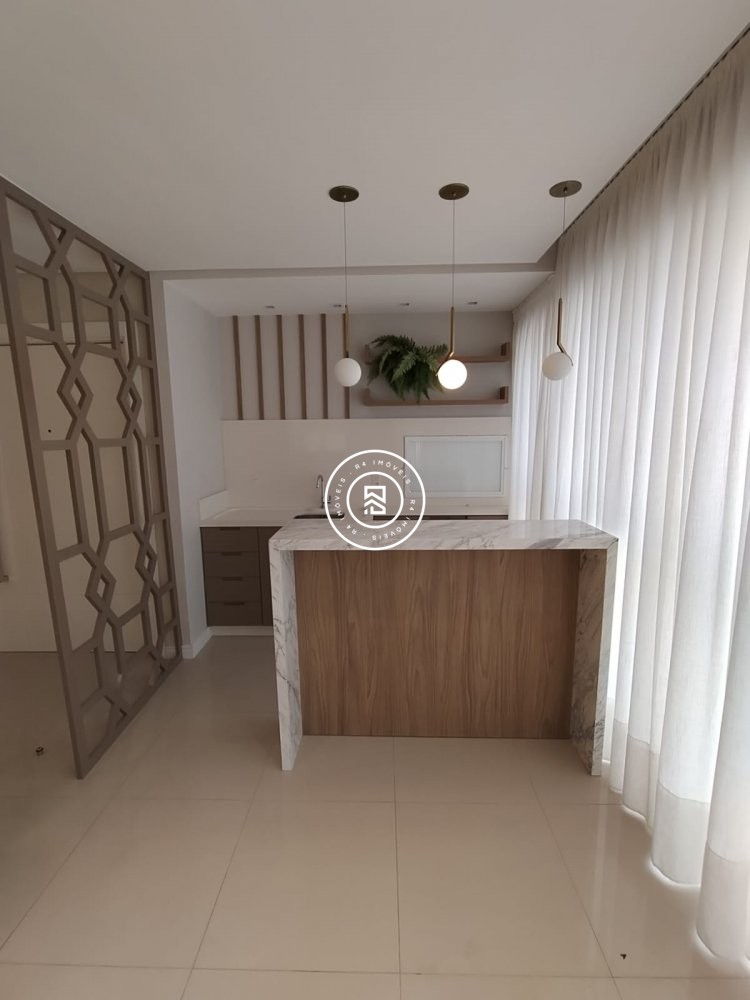 Apartamento mobiliado na Meia Praia