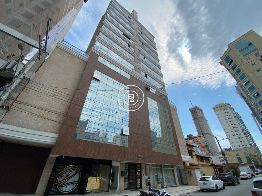 Apartamento mobiliado na Meia Praia