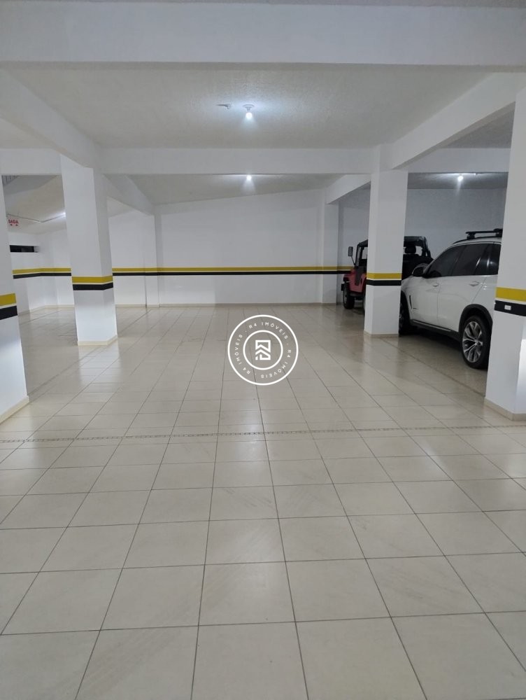 Apartamento com vista mar e 4 dormitrios 