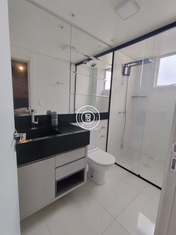 Apartamento com vista mar e 4 dormitrios 