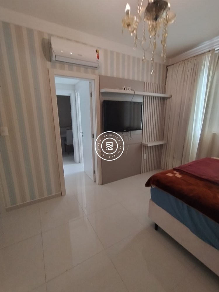 Apartamento com vista mar e 4 dormitrios 