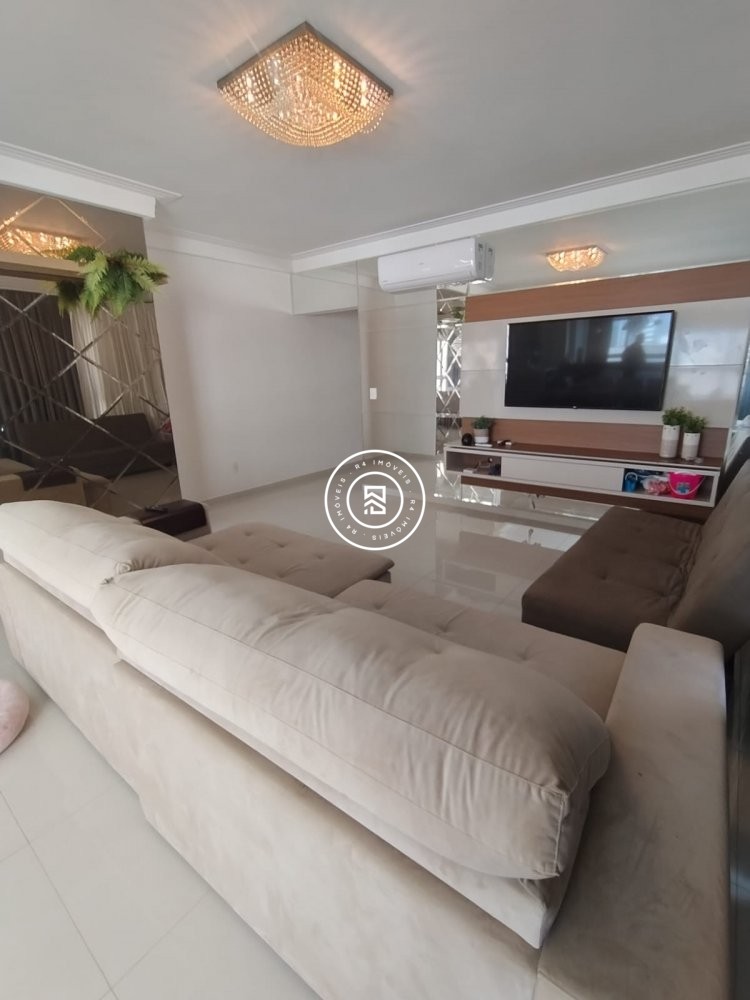 Apartamento com vista mar e 4 dormitrios 