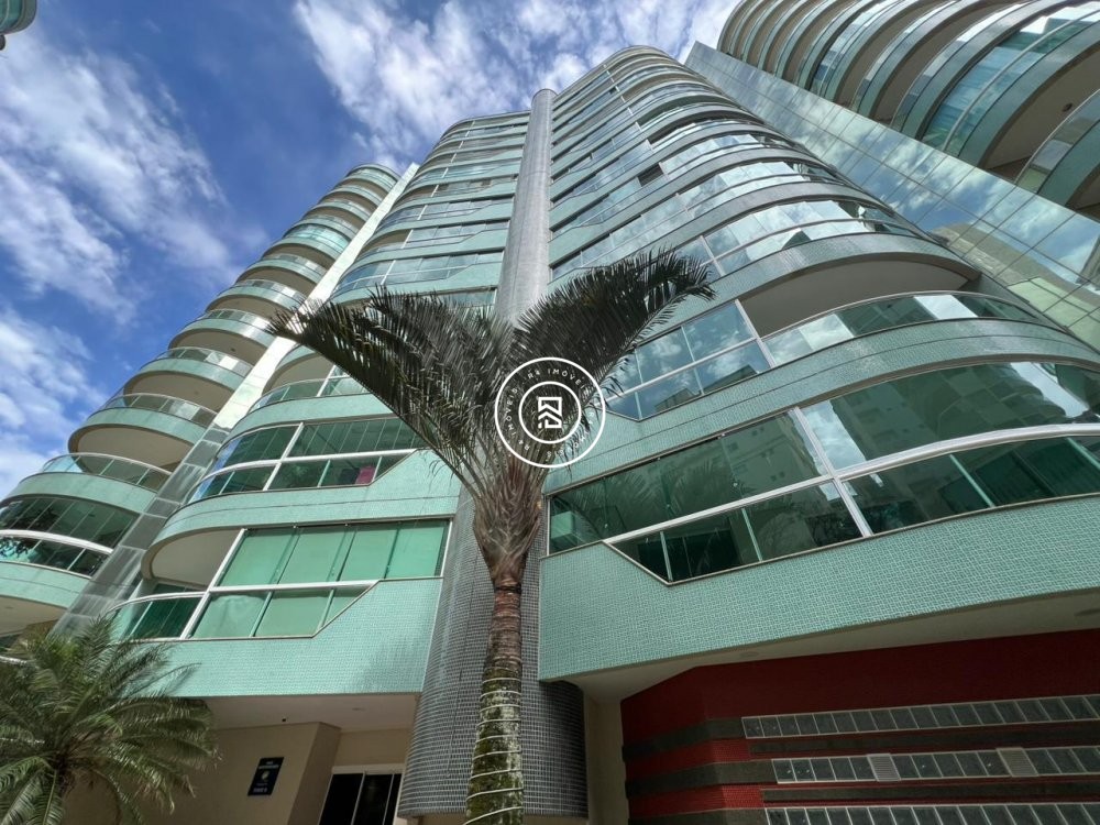 Apartamento de 350m na quadra do mar