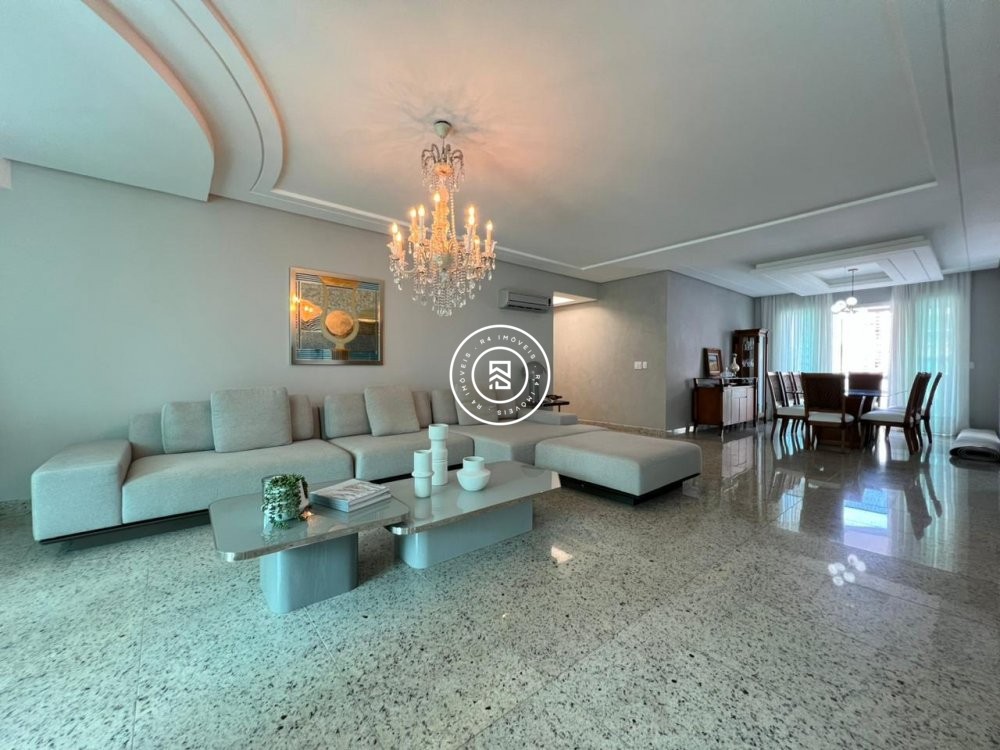 Apartamento de 350m na quadra do mar