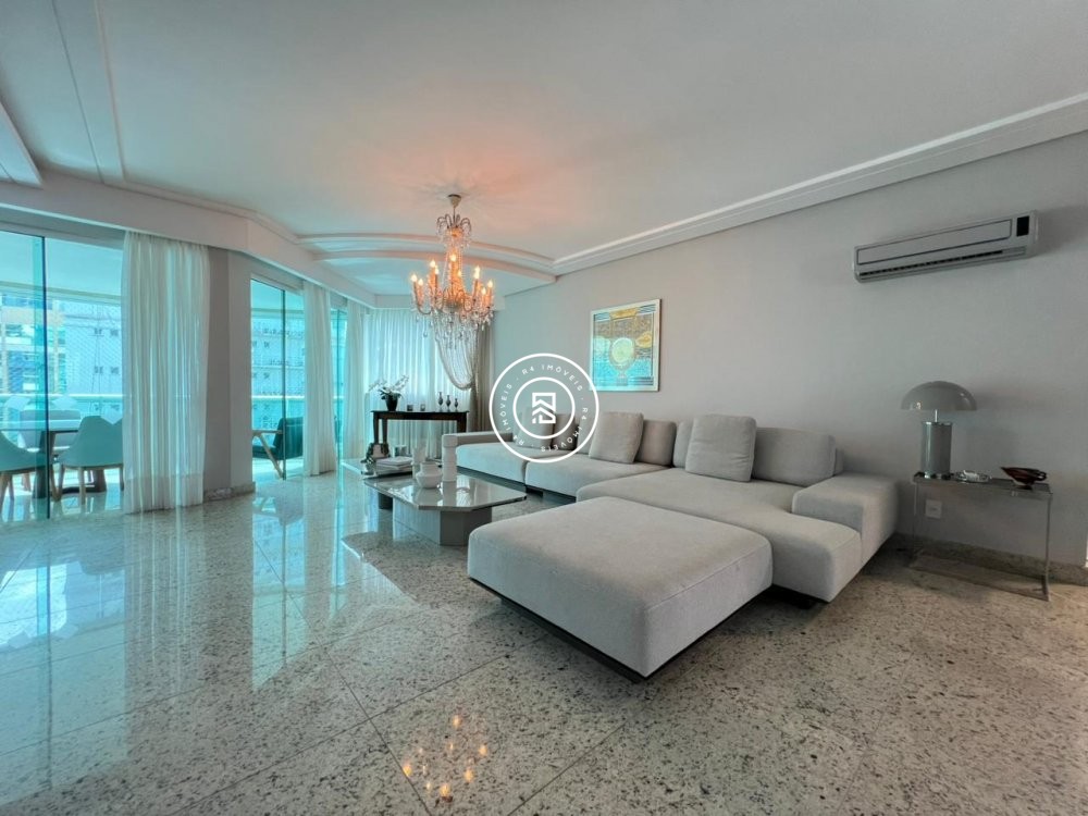 Apartamento de 350m na quadra do mar