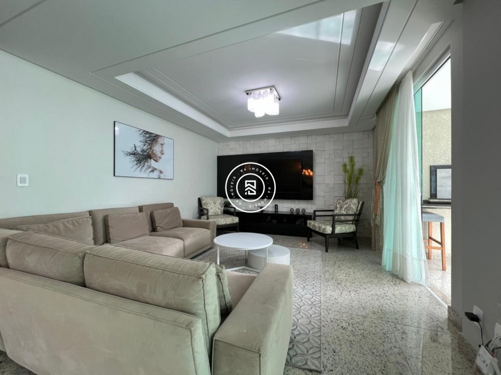 Apartamento de 350m na quadra do mar