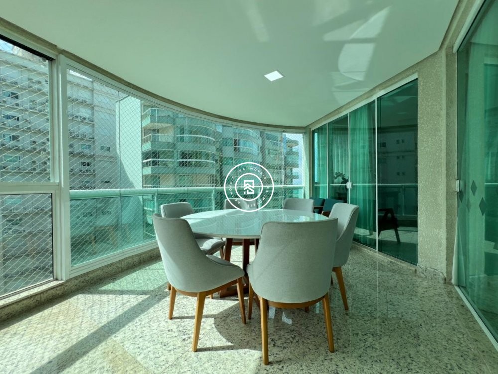 Apartamento de 350m na quadra do mar