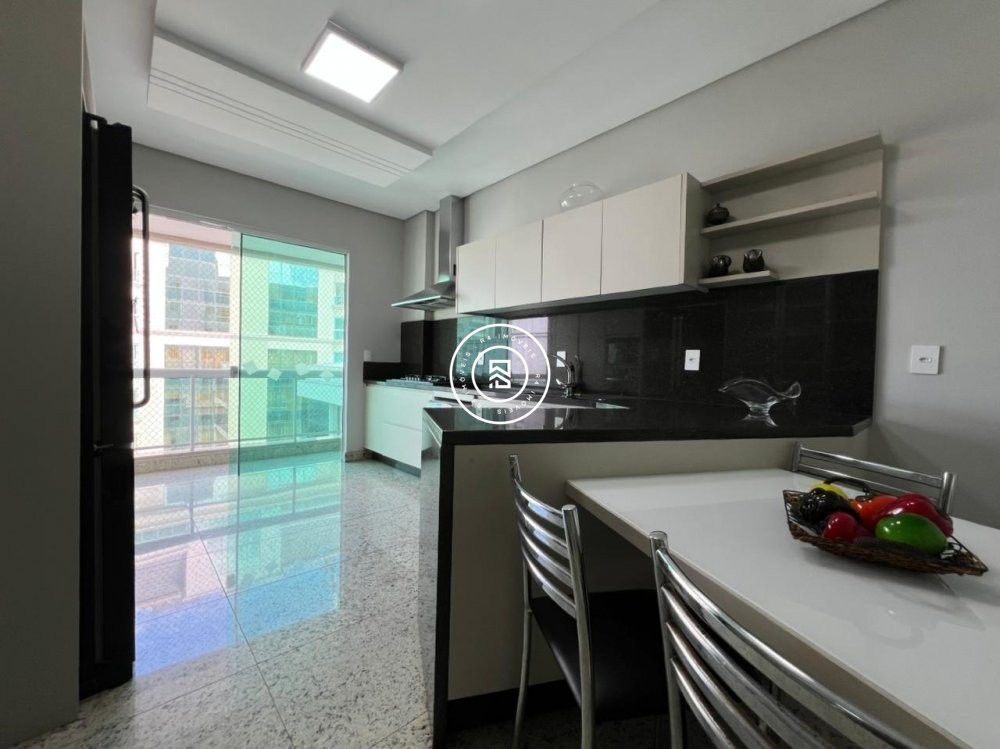 Apartamento de 350m na quadra do mar