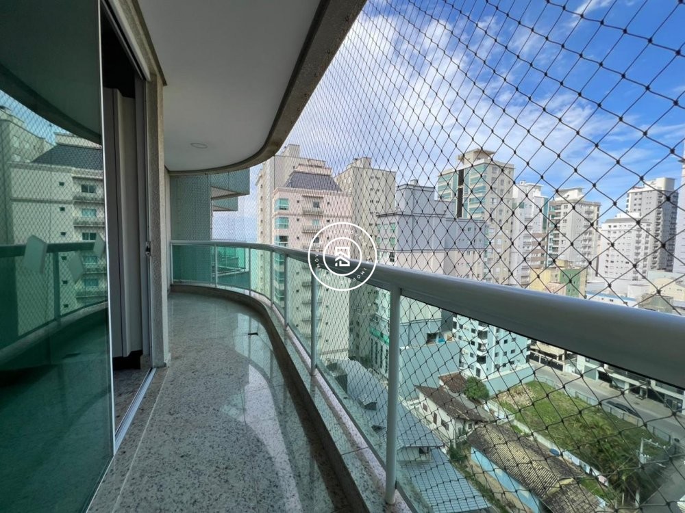 Apartamento de 350m na quadra do mar
