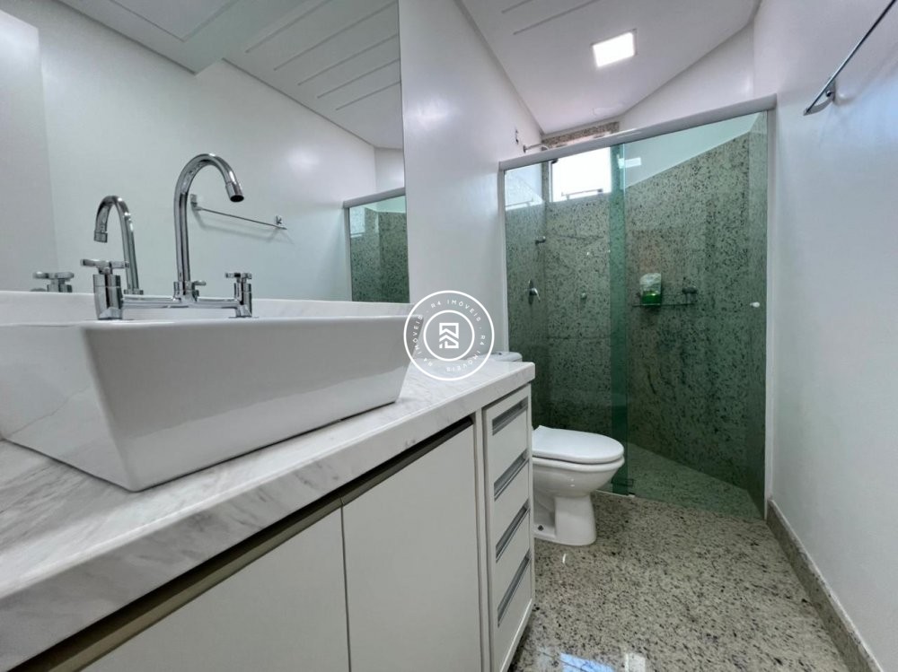 Apartamento de 350m na quadra do mar