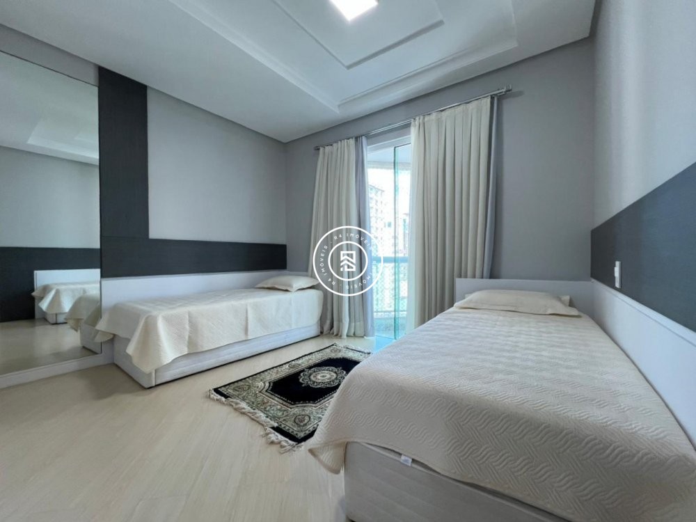 Apartamento de 350m na quadra do mar