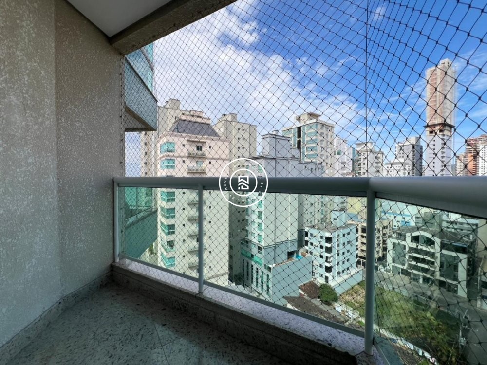 Apartamento de 350m na quadra do mar