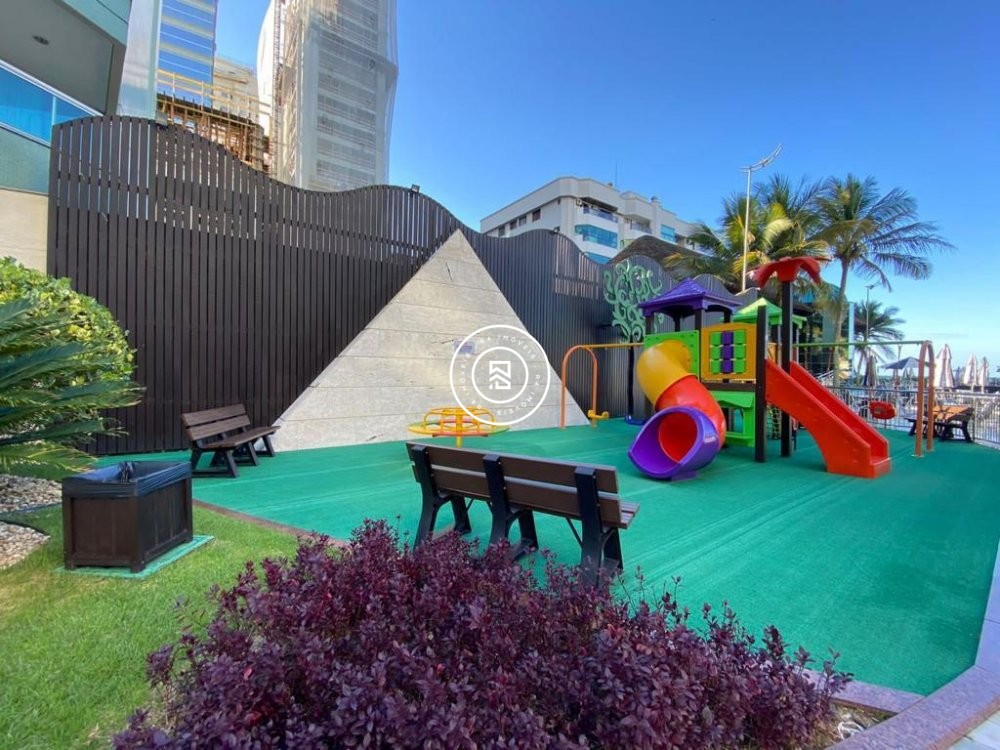 Apartamento de 350m na quadra do mar