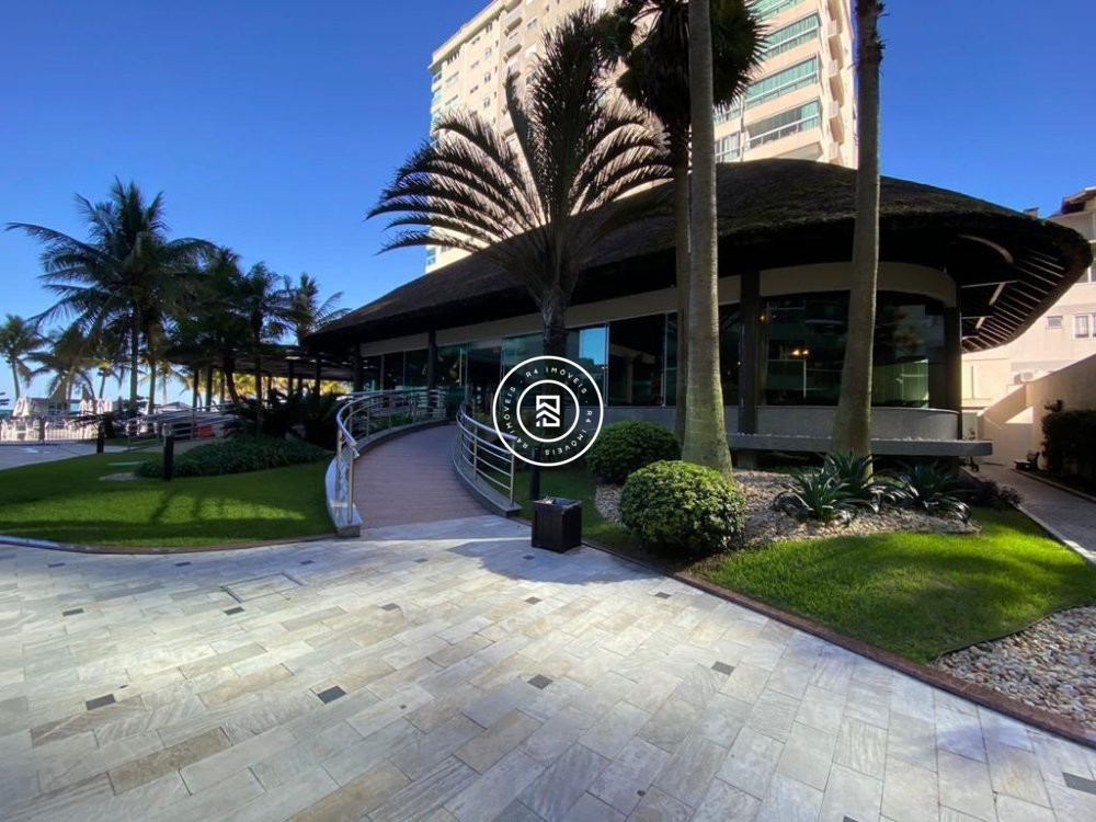 Apartamento de 350m na quadra do mar