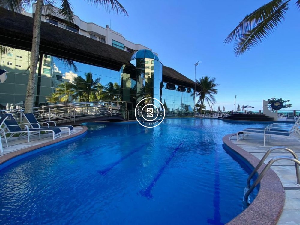 Apartamento de 350m na quadra do mar