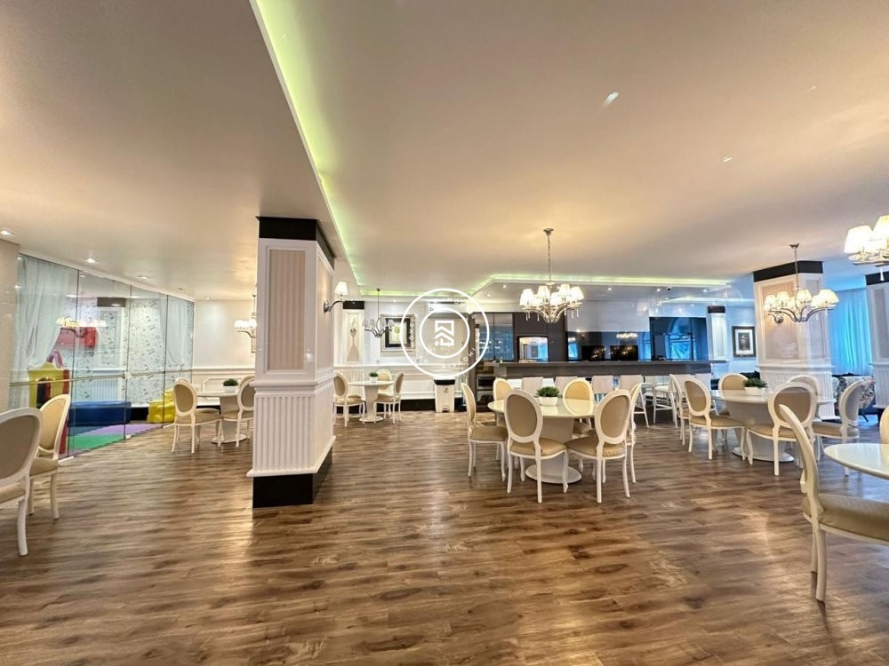 Apartamento novo na Meia Praia com 2 sutes