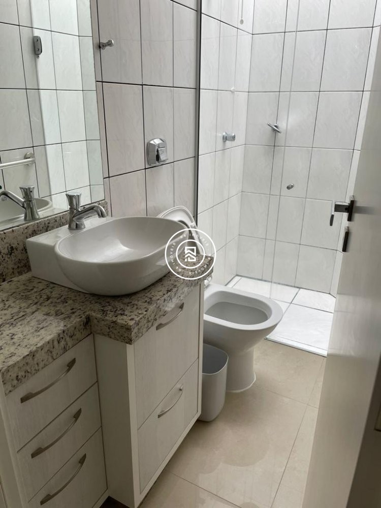 Cobertura Frente mar, 04 dormitorios, 02 vagas