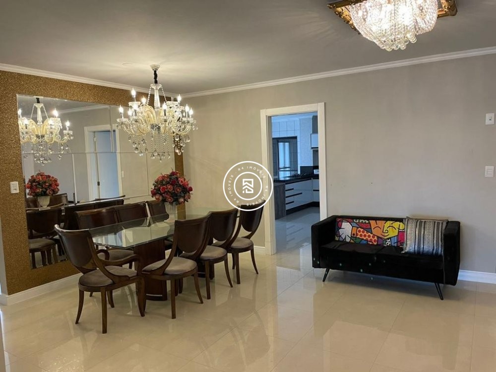 Cobertura Frente mar, 04 dormitorios, 02 vagas