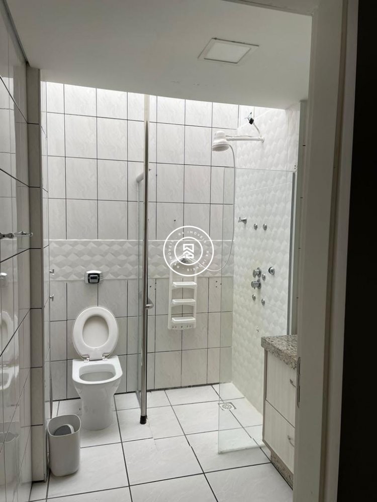 Cobertura Frente mar, 04 dormitorios, 02 vagas