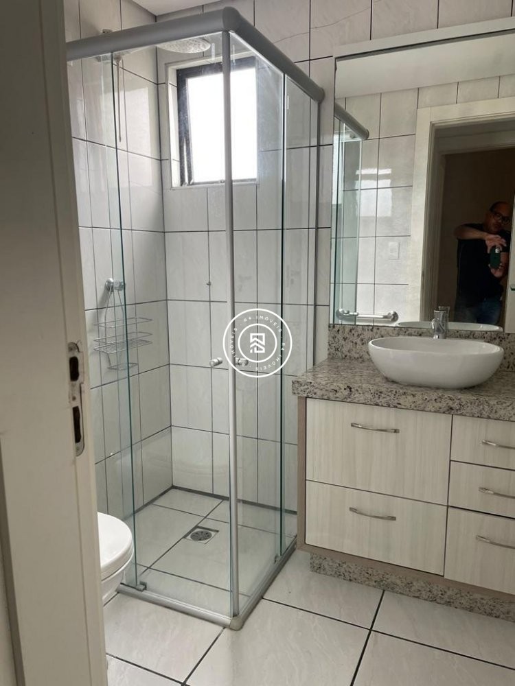 Cobertura Frente mar, 04 dormitorios, 02 vagas