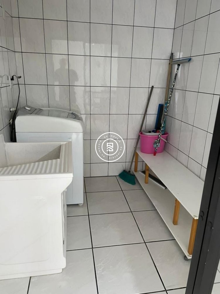 Cobertura Frente mar, 04 dormitorios, 02 vagas