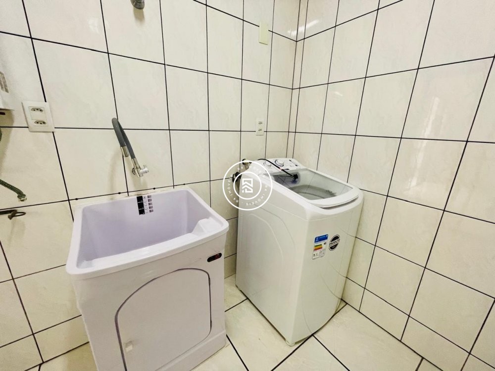 Cobertura Frente mar, 04 dormitorios, 02 vagas