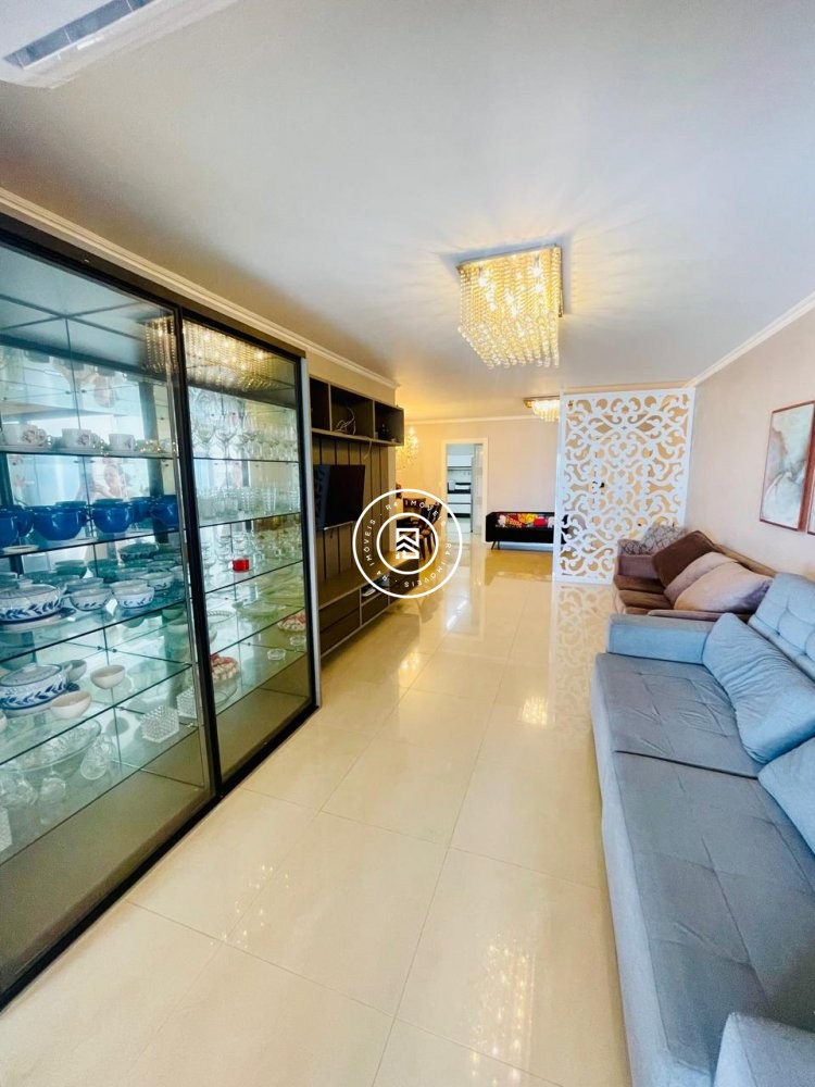 Cobertura Frente mar, 04 dormitorios, 02 vagas