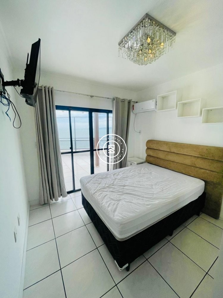 Cobertura Frente mar, 04 dormitorios, 02 vagas